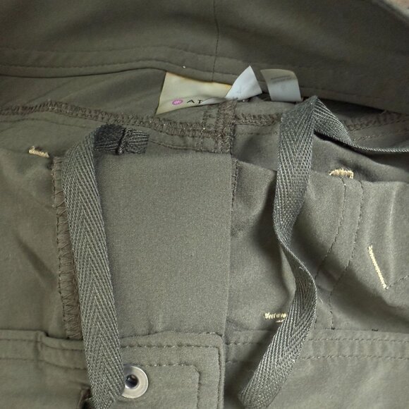 Athleta Brown Capri Cargo Pants Sz 6 Stretch Performance Contrast Stitching - Picture 8 of 13